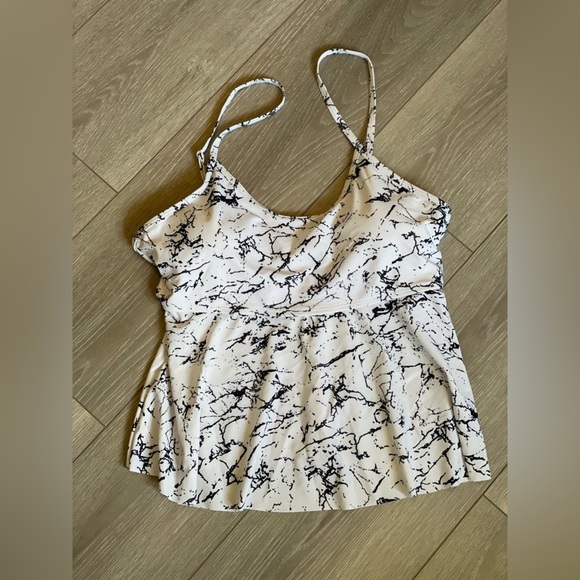 SHEIN Ruffle Top Bikini - Picture 3 of 5